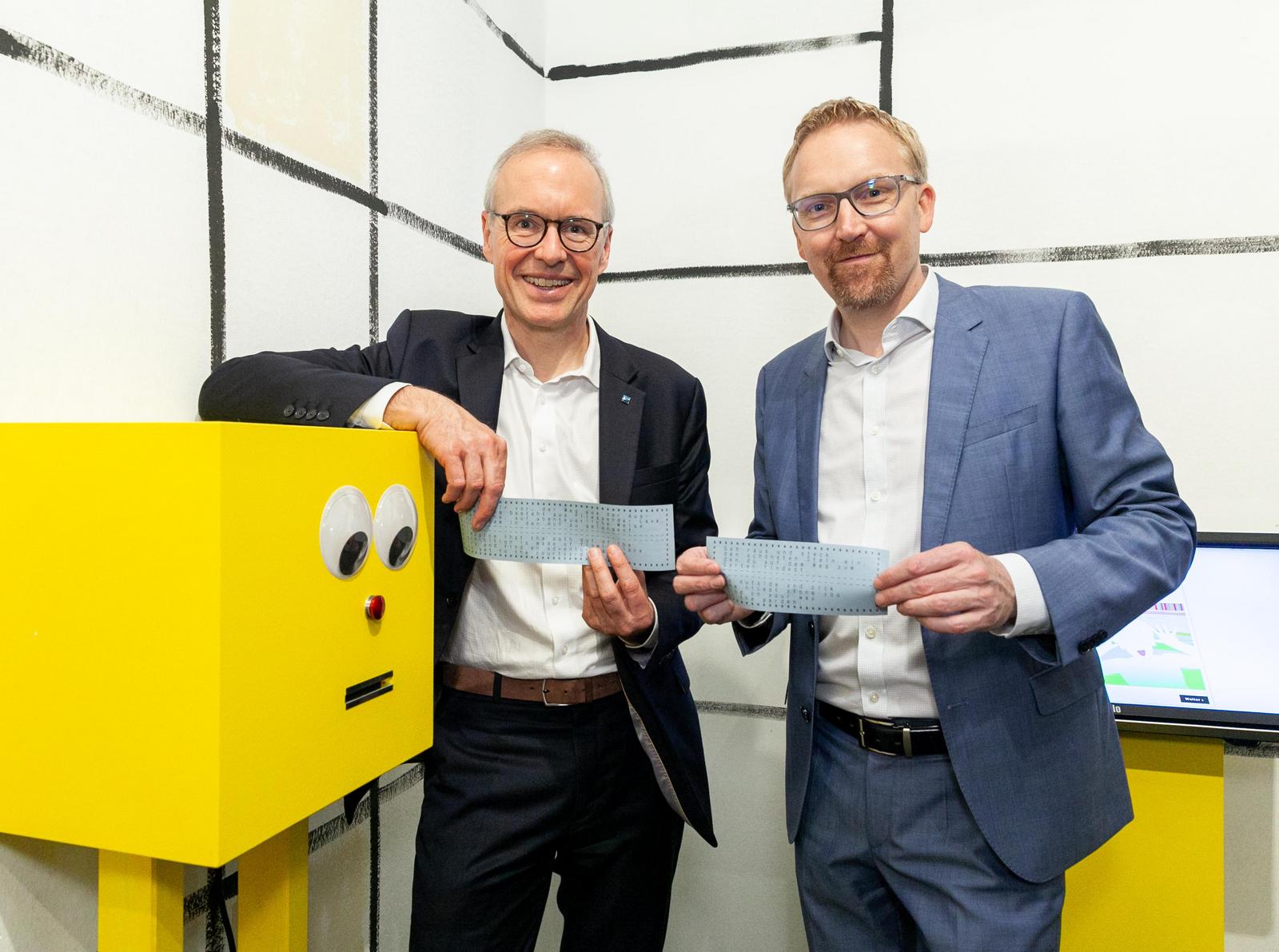 HYPO NOE Vorstand Wolfgang Viehauser und Peter Fritz, Geschäftsführer der Schallaburg