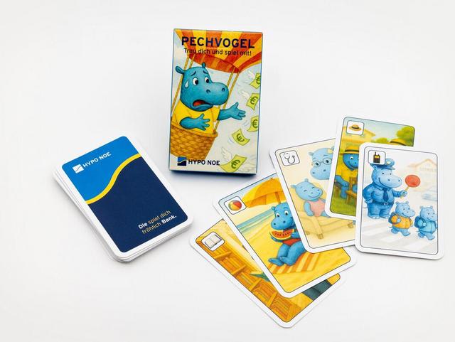 Päckchen eines Kartenspiels mit Hippo-Illustrationen
