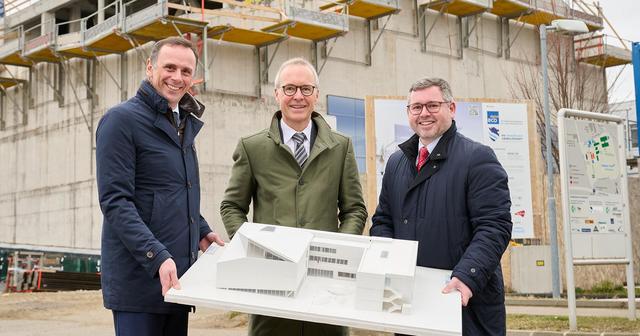 Landesrat Jochen Danninger, Vorstand Wolfgang Viehauser, Landesrat Ludwig Schleritzko
