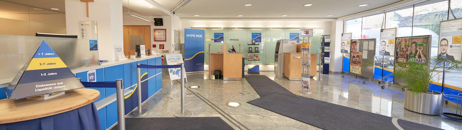 Innenansicht der HYPO NOE Filiale Tulln