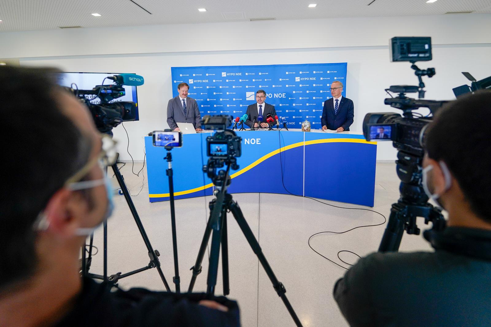 Prof. Christian Helmenstein, LR Ludwig Schleritzko, Vorstand Wolfgang Viehauser
