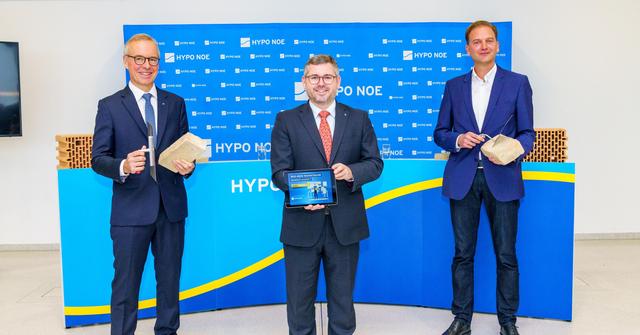 Vorstand Wolfgang Viehauser, Finanzlandesrat Ludwig Schleritzko, Startup Gründer Werner Seidel