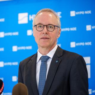 HYPO NOE Vorstand Wolfgang Viehauser bei der Präsentation des Geschäftsberichts 2022.