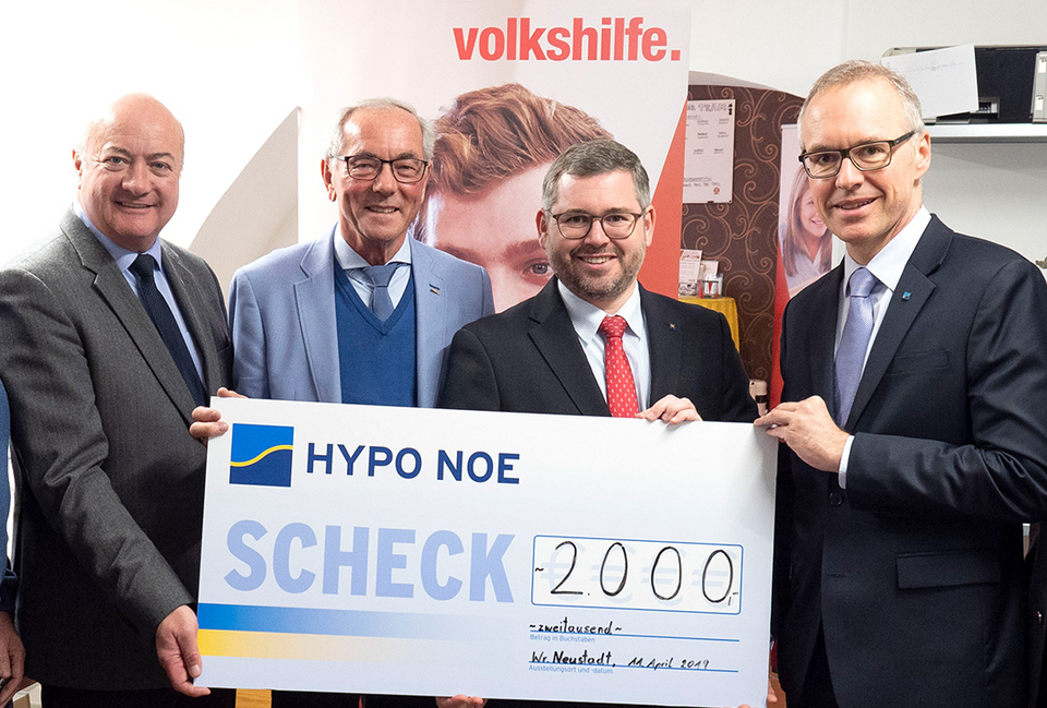 Die HYPO NOE spendet für das Volkshilfe Reparatur Cafe in Wiener Neustadt