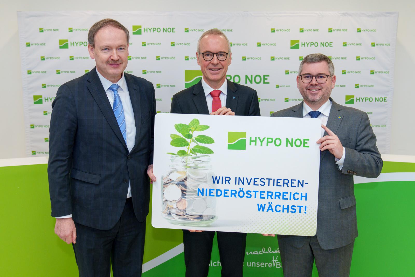 Economica-Leiter Christian Helmenstein, Vorstand Wolfgang Viehauser und Landesrat Ludwig Schleritzko