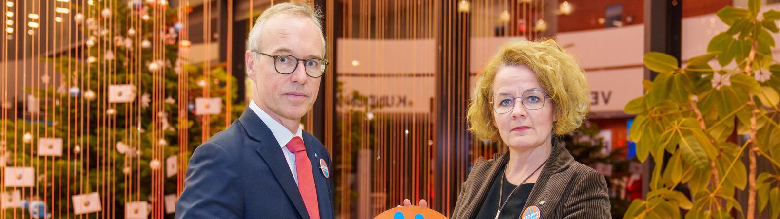 HYPO NOE Vorstand Wolfgang Viehauser und Landesrätin Christiane Teschl-Hofmeister